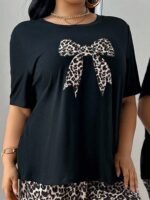 SHEIN Fashionable Leopard Print Bow Decor Round Neck Short Sleeve Casual Loose Fit Sleepwear Top, Plus Size - Image 5