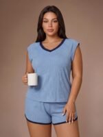 Lazeform Solid Color Contrast V-Neck Cap Sleeve Shorts Plus Size Pajama Set - Image 3